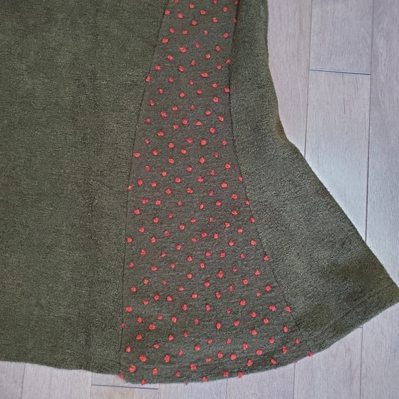 Green knit maxi skirt with orange polkadots - Picture 5 of 11